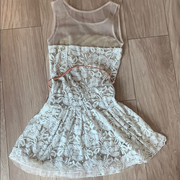 Dress - Picture 4 of 4